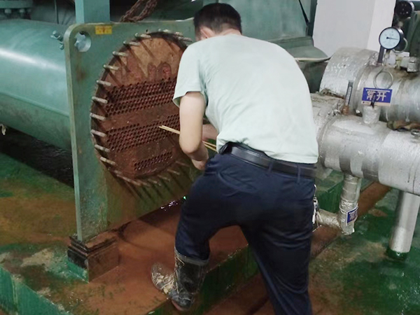 中央空調(diào)冷凝器清洗