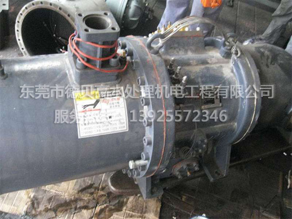 壓縮機維修現(xiàn)場